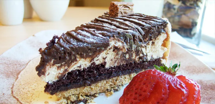 A SELECTION OF DELICIOUS DESSERTS & BAKED CAKES